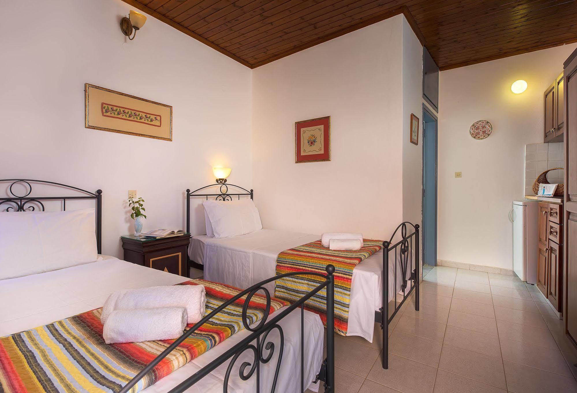 Erato Apartments Líndos Екстериор снимка