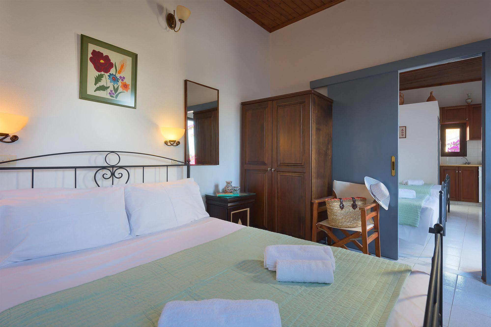 Erato Apartments Líndos Екстериор снимка