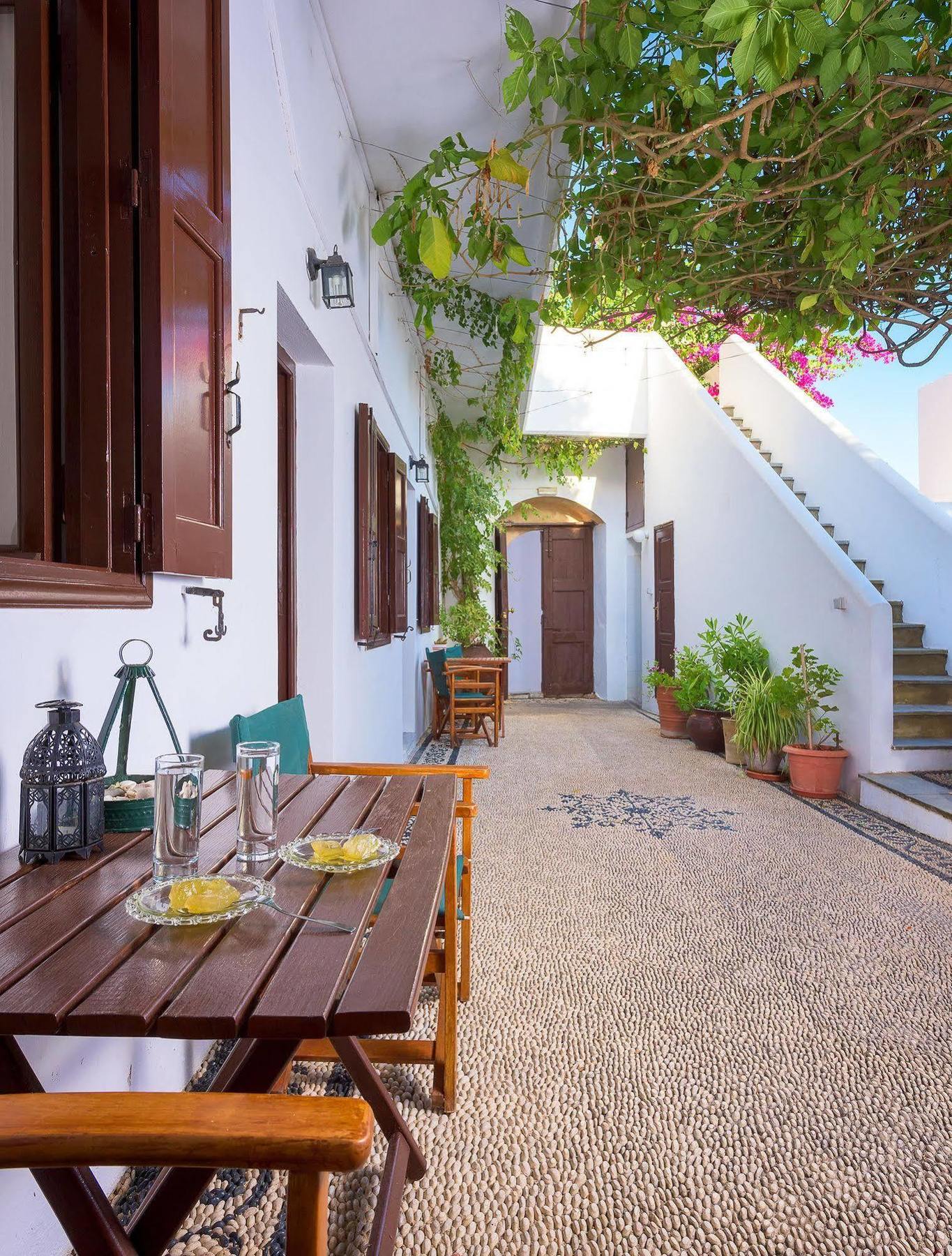 Erato Apartments Líndos Екстериор снимка